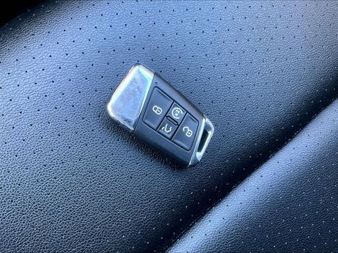 Used 2023 Volkswagen Atlas SEL image 31