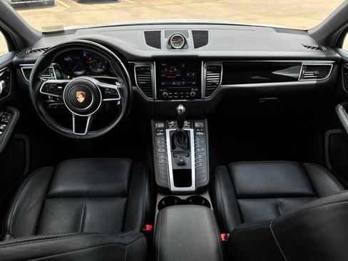 Used 2018 Porsche Macan AWD/4WD image 9