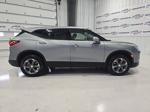 Used 2025 Chevrolet Blazer LT image 9
