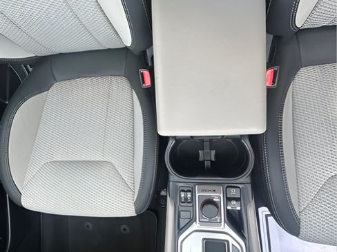Used 2019 Subaru Forester Premium AWD/4WD image 17