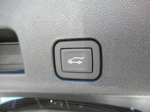 New 2026 GMC Acadia Elevation w/ Elevation Premium Package FWD image 33