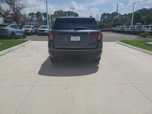 Certified 2025 Ford Explorer ST-Line AWD/4WD image 7