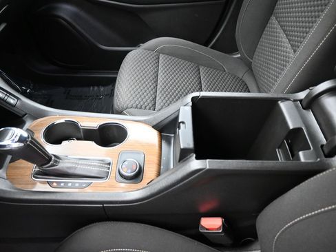 Used 2019 GMC Acadia SLE image 17