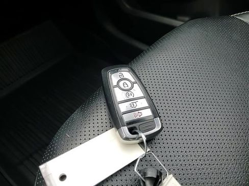 Used 2020 Ford Escape SEL image 28