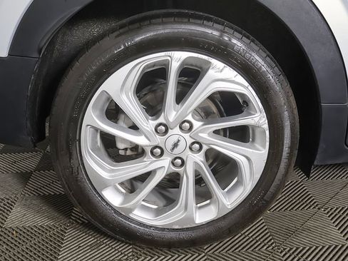 Used 2023 Chevrolet Bolt EUV LT FWD image 18