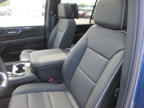 New 2026 GMC Yukon XL Elevation w/ Elevation Premium Package AWD/4WD image 11