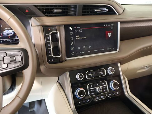 Used 2024 GMC Yukon Denali AWD/4WD image 5