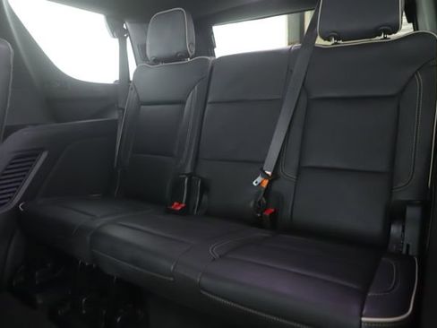 Used 2023 GMC Yukon SLT w/ SLT Premium Package AWD/4WD image 31