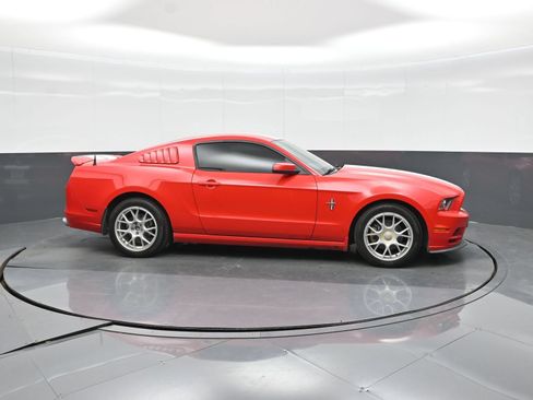 Used 2013 Ford Mustang Premium w/ Electronics Pkg RWD image 4