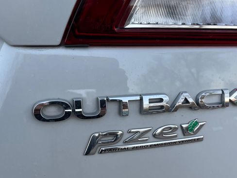 Used 2015 Subaru Outback 2.5i Limited image 27