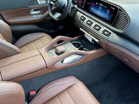 New 2026 Mercedes-Benz GLS 450 4MATIC image 15