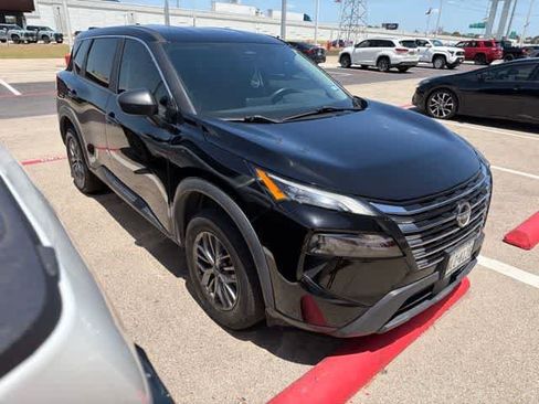 Used 2024 Nissan Rogue S AWD/4WD image 2