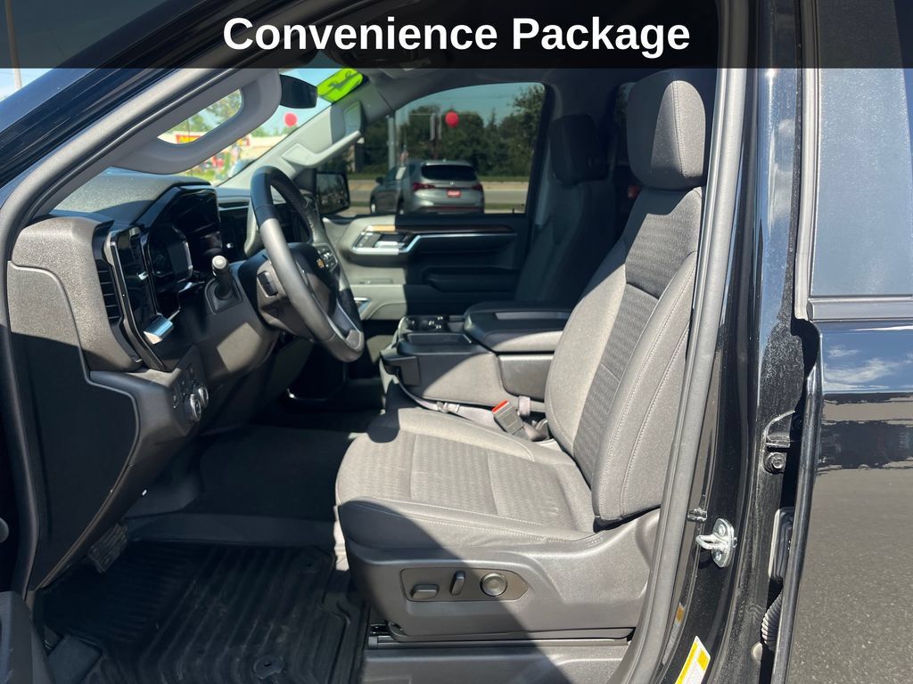Used 2023 Chevrolet Silverado 1500 LT AWD/4WD image 12