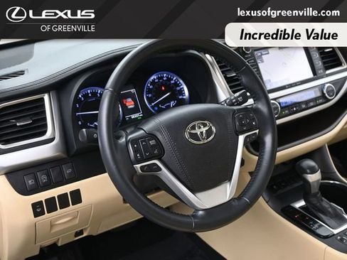 Used 2019 Toyota Highlander XLE image 21