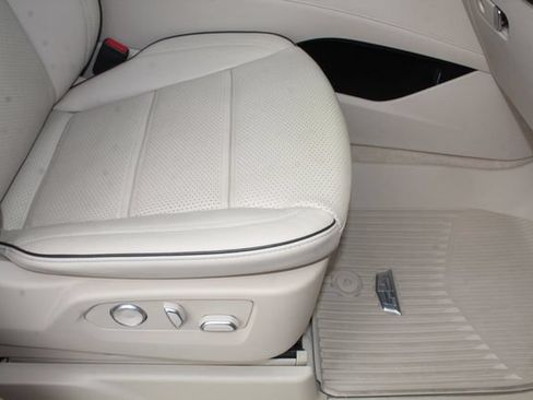 Used 2024 Cadillac Escalade Premium Luxury w/ Performance Package AWD/4WD image 17