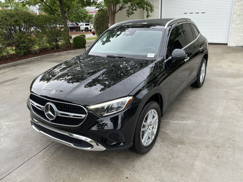 Used 2023 Mercedes-Benz GLC 300 4MATIC image 5