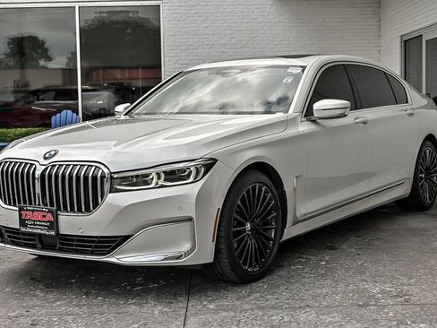 Used 2022 BMW 750i xDrive w/ Executive Package AWD/4WD image 6