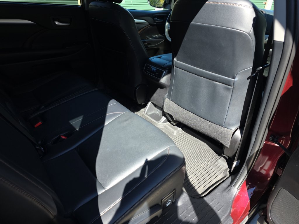 Certified 2019 Toyota Highlander XLE w/ Protection Package #3 AWD/4WD image 15