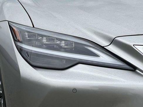 Certified 2023 Lexus LS 500 w/ Accessory Package (Z2) RWD image 9