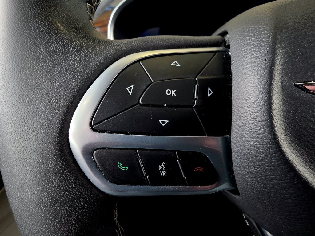 Used 2023 Chrysler Pacifica Limited FWD image 28