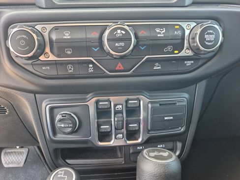 Used 2021 Jeep Wrangler Unlimited Sport AWD/4WD image 31