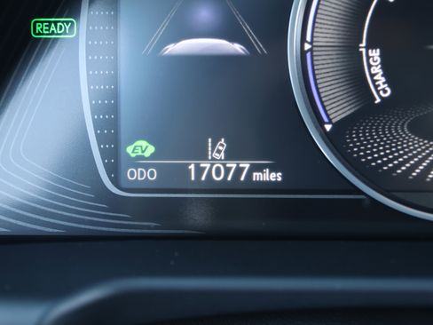 Used 2025 Lexus ES 300h w/ Premium Package image 19