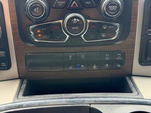 Used 2018 RAM 1500 Laramie w/ Convenience Group AWD/4WD image 48