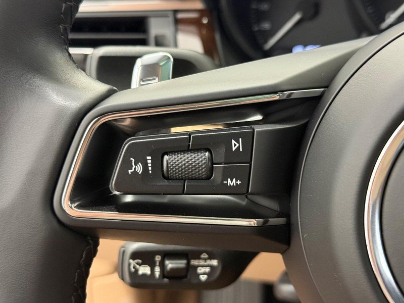Certified 2024 Porsche Macan GTS AWD/4WD image 21