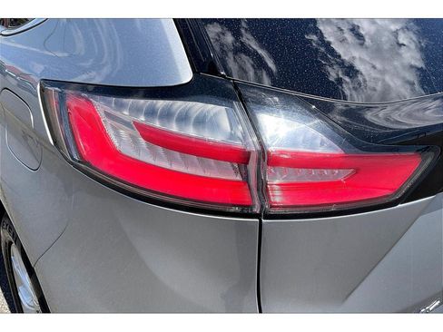 Used 2022 Ford Edge Titanium image 29