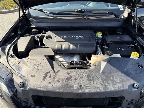 Used 2019 Jeep Cherokee Latitude Plus w/ Cold Weather Group image 23