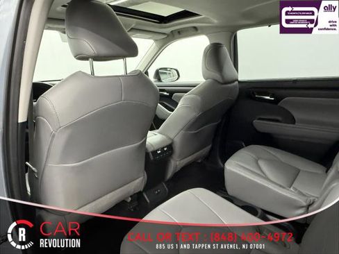 Used 2021 Toyota Highlander XLE image 48