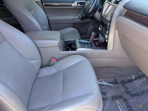 Used 2018 Lexus GX 460 Premium w/ Premium Package AWD/4WD image 20
