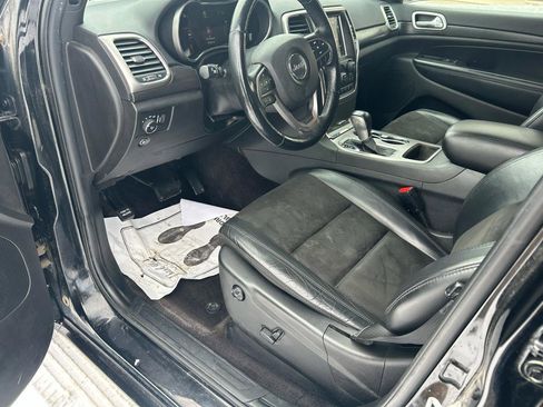 Used 2018 Jeep Grand Cherokee Altitude image 10