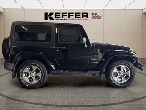 Used 2016 Jeep Wrangler Sahara w/ Connectivity Group AWD/4WD image 8