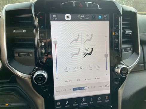 Used 2024 RAM 2500 Laramie image 34