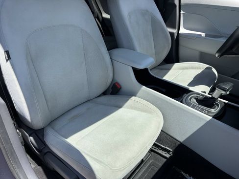 Used 2024 Hyundai Kona SEL FWD image 8