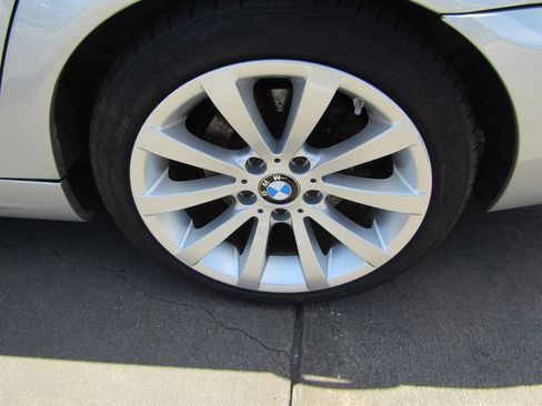 Used 2005 BMW 325i Sedan image 13