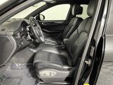 Certified 2020 Porsche Macan image 5