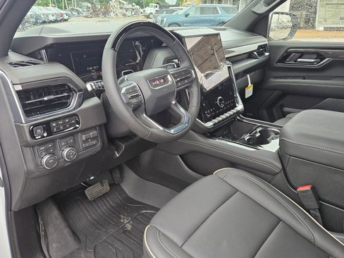 New 2026 GMC Yukon Elevation w/ Elevation Premium Package AWD/4WD image 10