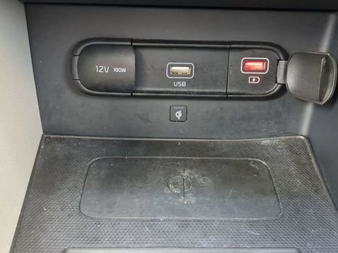 Used 2020 Kia Niro EX Premium FWD image 23