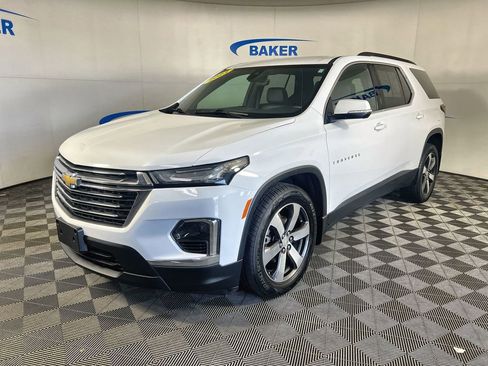 Certified 2023 Chevrolet Traverse LT w/ LT Premium Package AWD/4WD image 5
