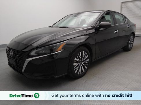 Used 2024 Nissan Altima 2.5 SV image 1