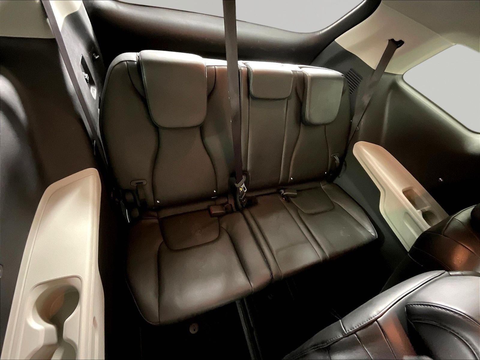 Used 2023 Kia Carnival LX FWD image 25