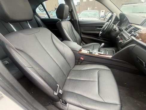 Used 2014 BMW 328i xDrive Sedan AWD/4WD image 3