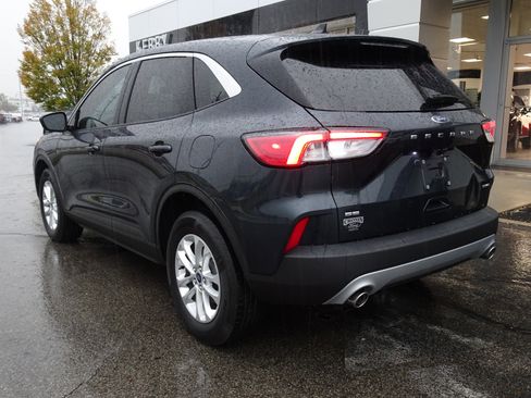 Used 2022 Ford Escape SE w/ Cold Weather Package image 3