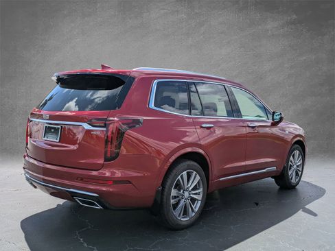 Used 2025 Cadillac XT6 Premium Luxury w/ LPO, Floor Liner Package FWD image 6