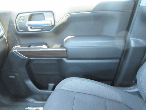 Certified 2021 Chevrolet Silverado 1500 LT Trail Boss w/ Convenience Package II AWD/4WD image 39