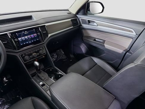 Used 2023 Volkswagen Atlas SE w/ Panoramic Sunroof Package FWD image 24