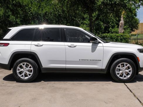 Used 2022 Jeep Grand Cherokee Limited image 14