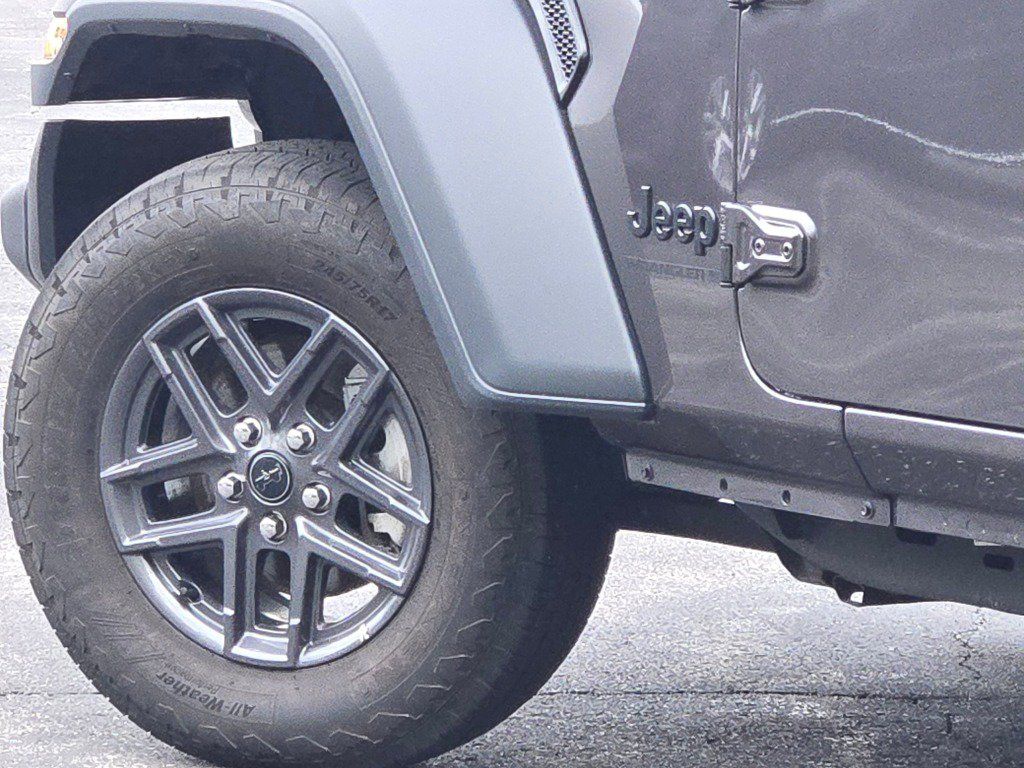 Used 2025 Jeep Wrangler Unlimited Sport AWD/4WD image 15
